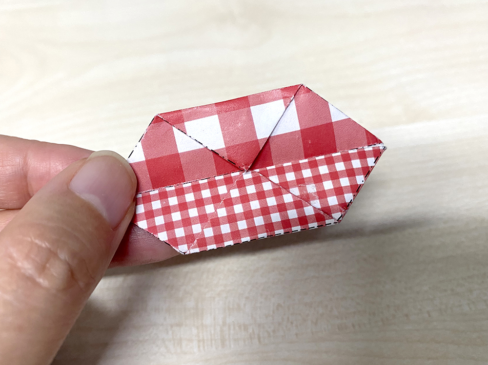 のりしろ(2)を貼り底をつくります