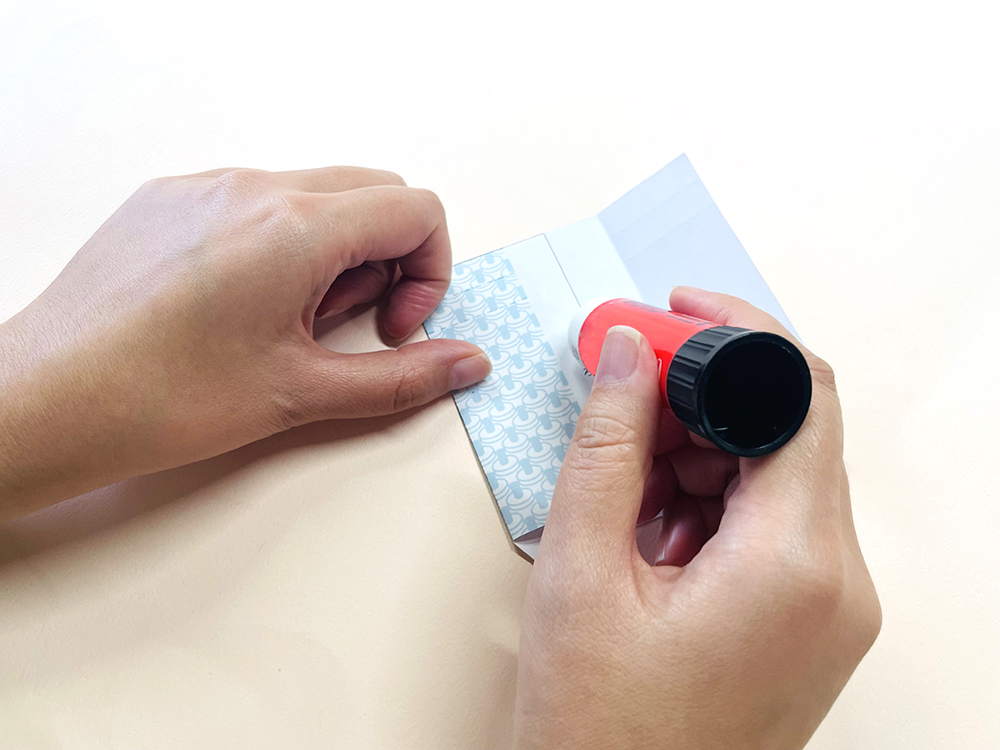 のりしろを貼ります